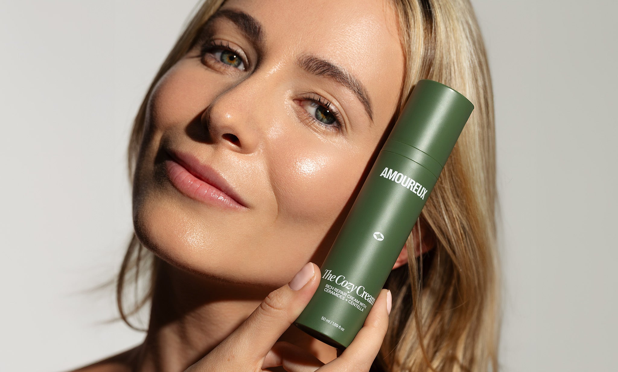 Model_with_hydrating_skin_barrier_repair_rich_face_cream_boost_elasticity_6694c5ea-bdc6-43f5-a560-a210fa218f65.jpg